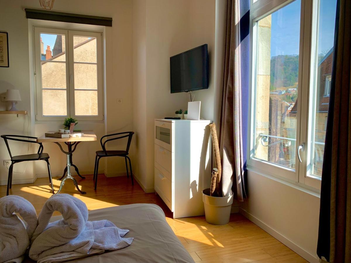 Les Fabuleux Appartements Du Coeur De Ville - Place Victor Hugo Безансон Екстериор снимка