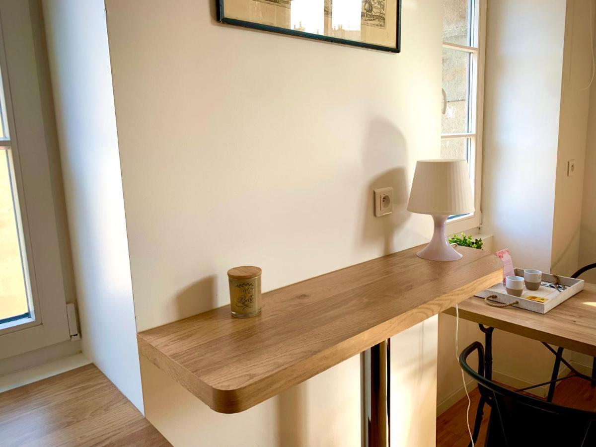 Les Fabuleux Appartements Du Coeur De Ville - Place Victor Hugo Безансон Екстериор снимка