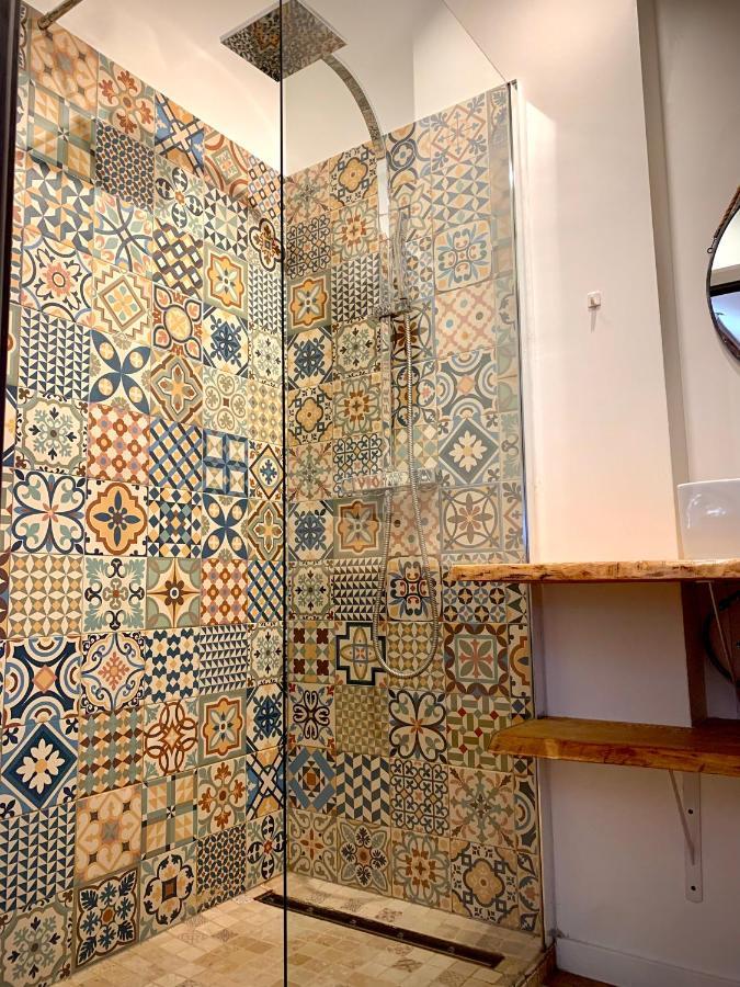Les Fabuleux Appartements Du Coeur De Ville - Place Victor Hugo Безансон Екстериор снимка