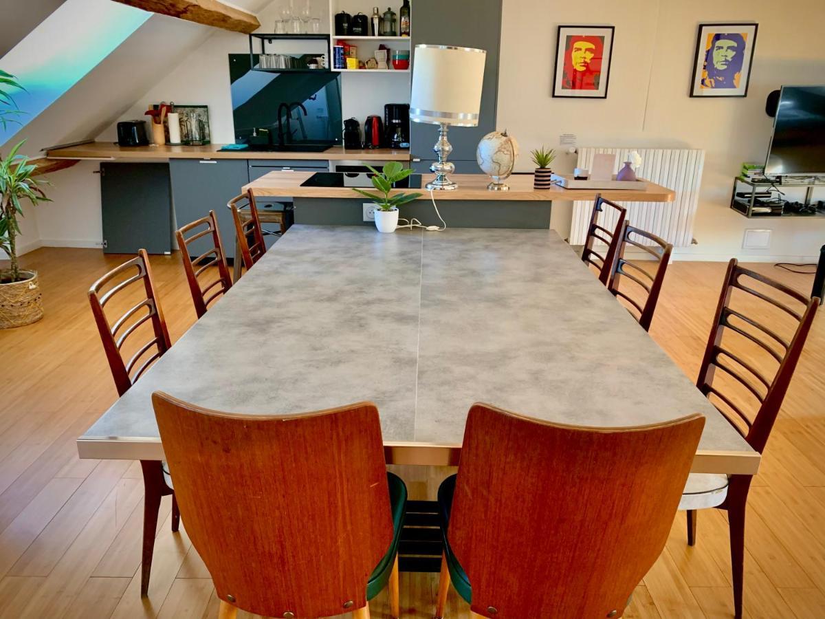 Les Fabuleux Appartements Du Coeur De Ville - Place Victor Hugo Безансон Екстериор снимка