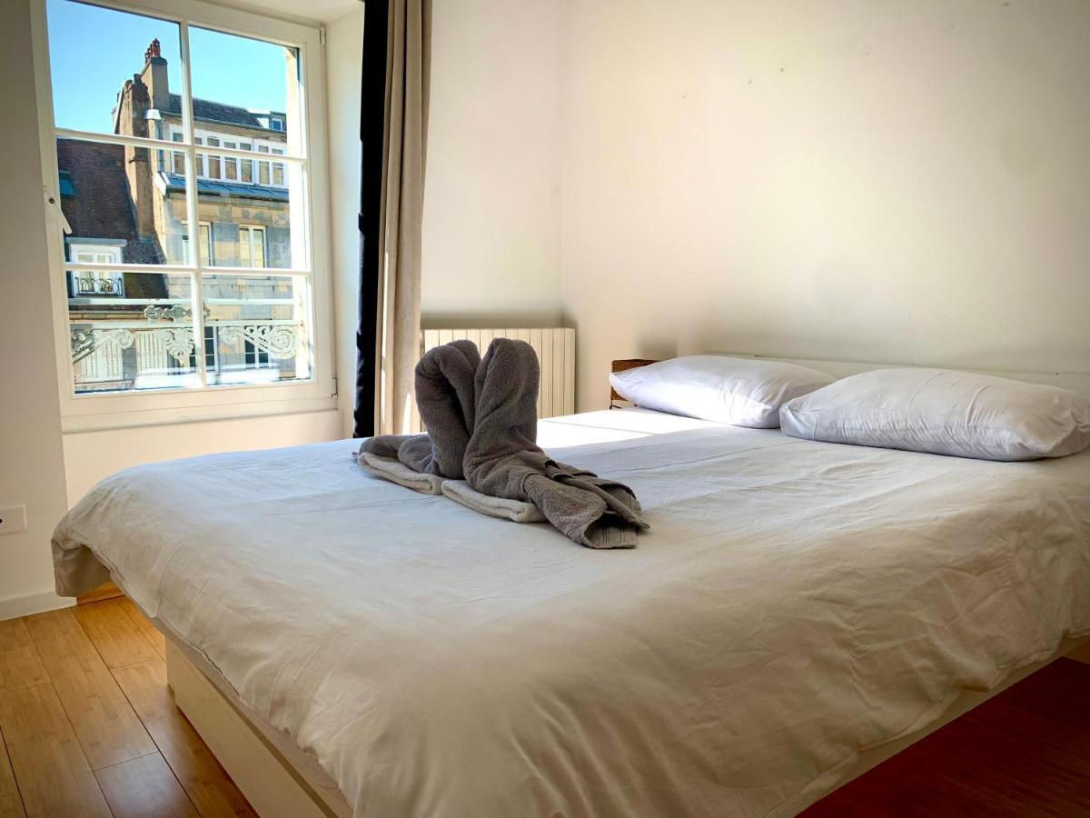 Les Fabuleux Appartements Du Coeur De Ville - Place Victor Hugo Безансон Екстериор снимка