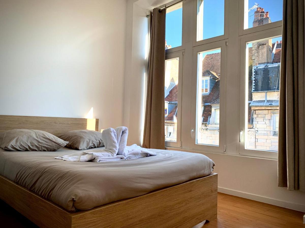 Les Fabuleux Appartements Du Coeur De Ville - Place Victor Hugo Безансон Екстериор снимка