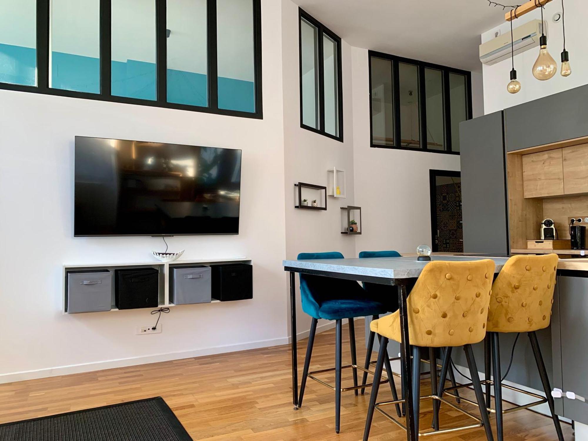Les Fabuleux Appartements Du Coeur De Ville - Place Victor Hugo Безансон Екстериор снимка