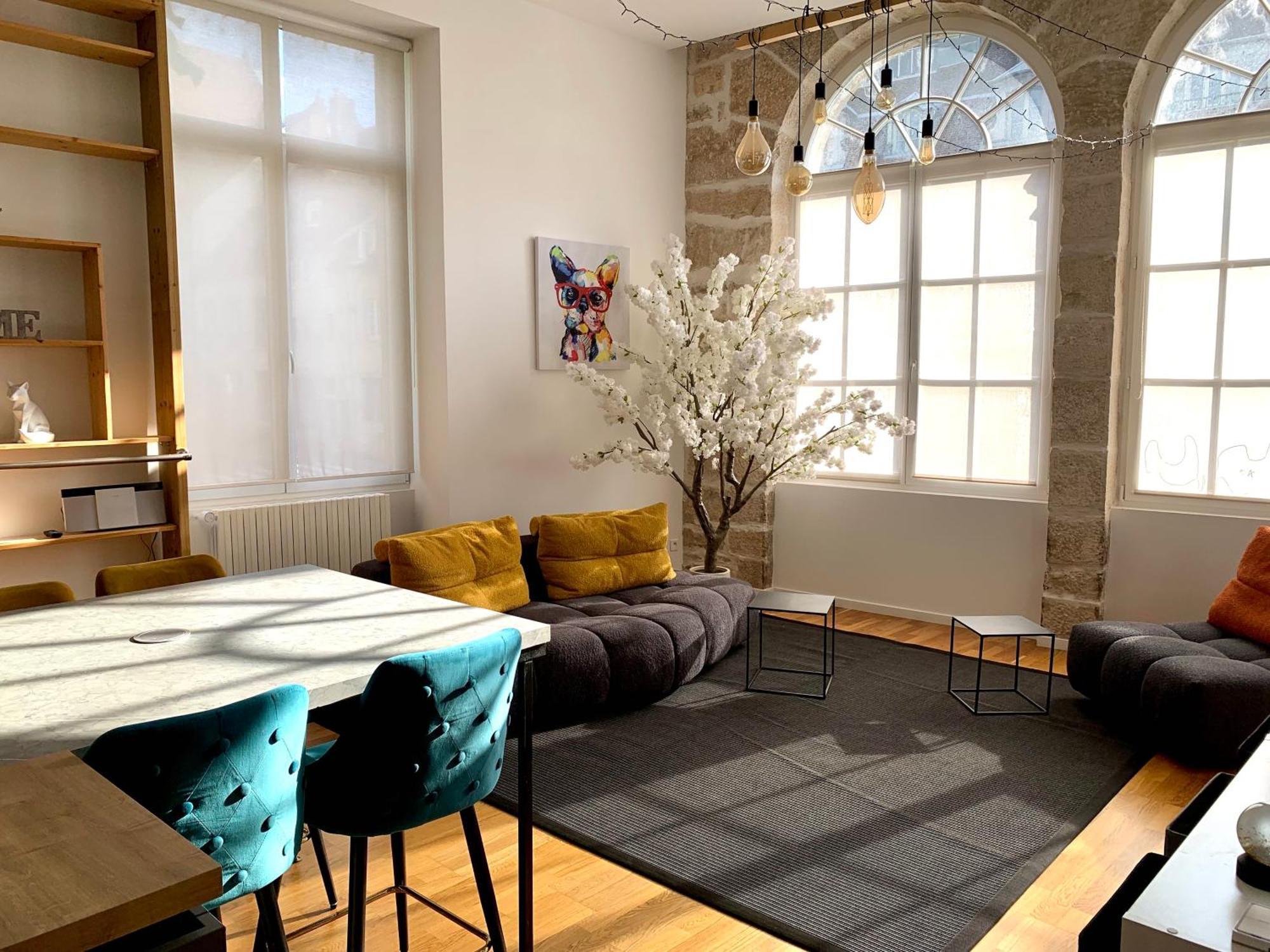 Les Fabuleux Appartements Du Coeur De Ville - Place Victor Hugo Безансон Екстериор снимка